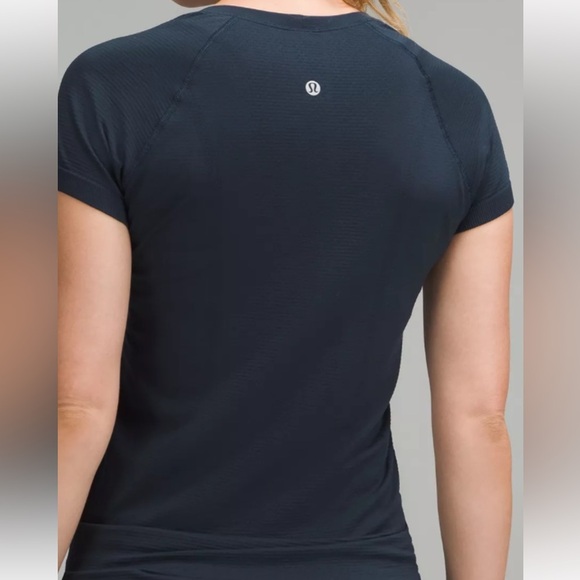 LULULEMON all it takes ribbed T-shirt, and navy blue size small - Picture 1 of 7